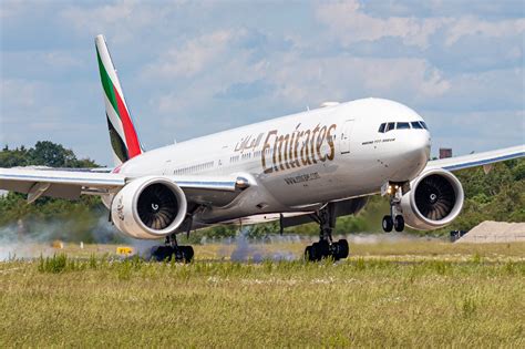 boeing 777-300er runway length